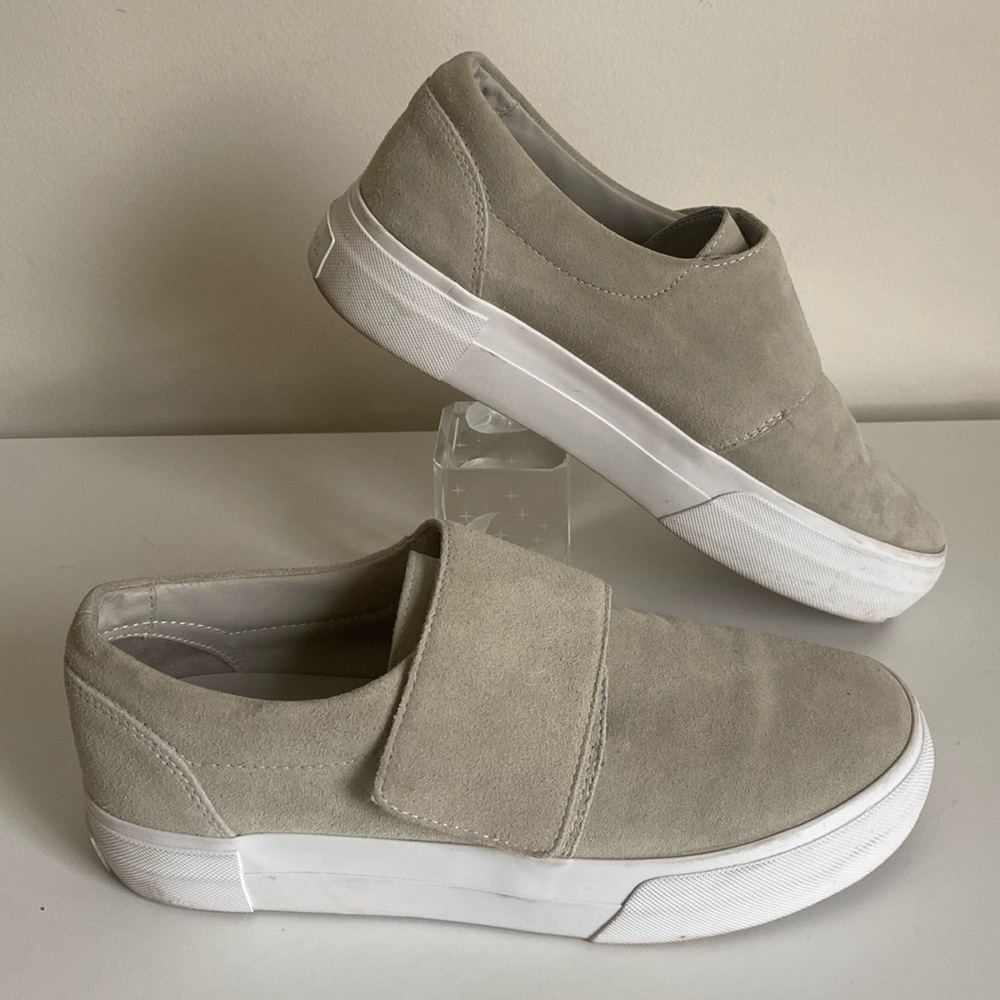 VINCE Suede Cage Platform Sneaker Size 7.5M Light Grey Slip On Velcro Strap Y2K